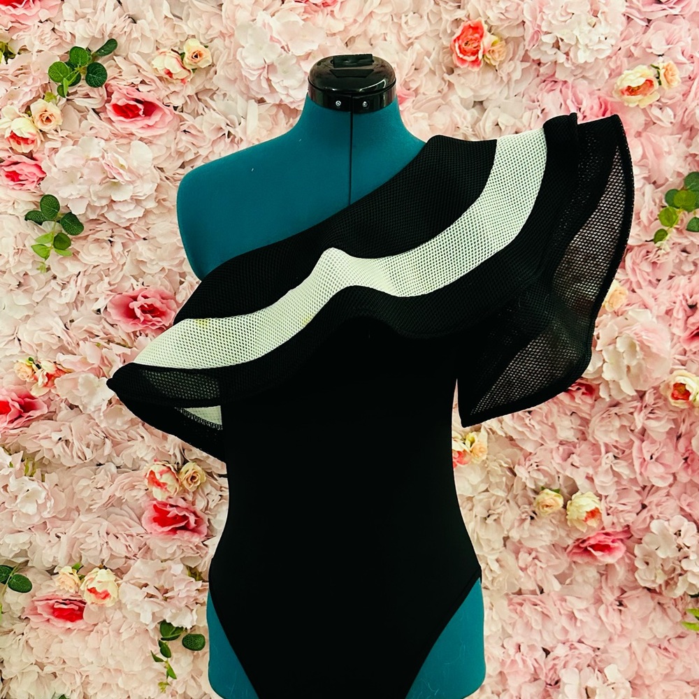 one shoulder bodysuit